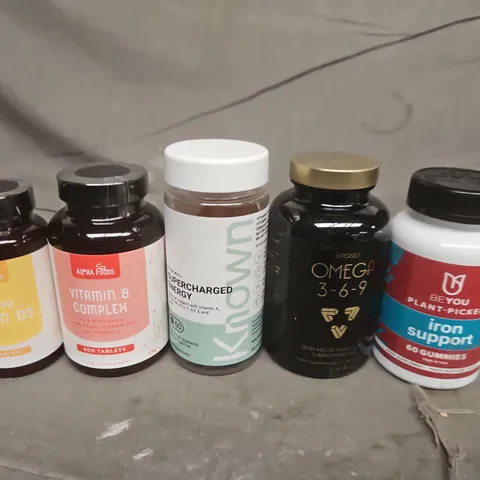 APPROXIMATELY 10 ASSORTED VITAMIN & SUPPLEMENTS TO INCLUDE – VITAMIN D3, VITAMIN B COMPLEX, SUPERCHARGED ENERGY, OMEGA 3-6-9, IRON SUPPLEMENT