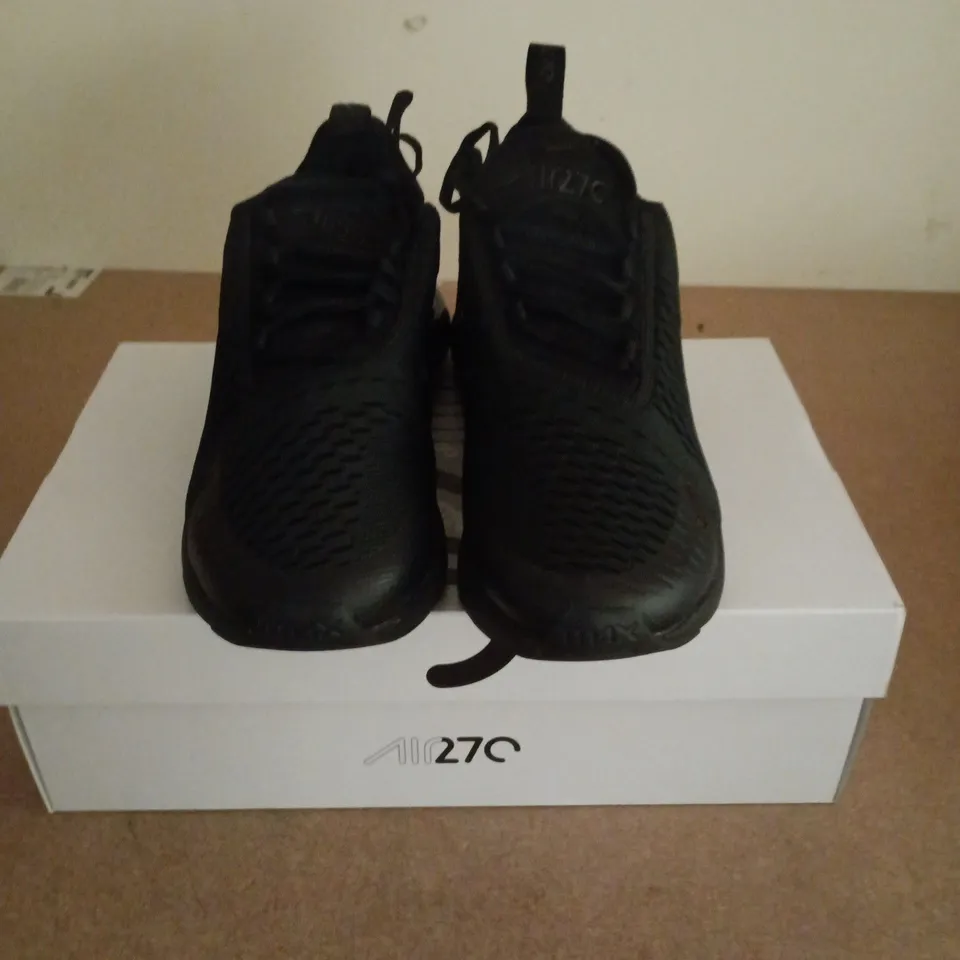 BOXED PAIR OF NIKE AIR MAX 270 TRAINERS IN BLACK - UK 6.5