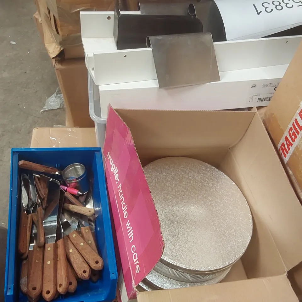PALLET CONTAINING A VERY LARGE QUANTITY OF ASSORTED BAKERY ITEMS INCLUDING: MOLDS, UTENSILS, CAKE PLATE STANDS ECT