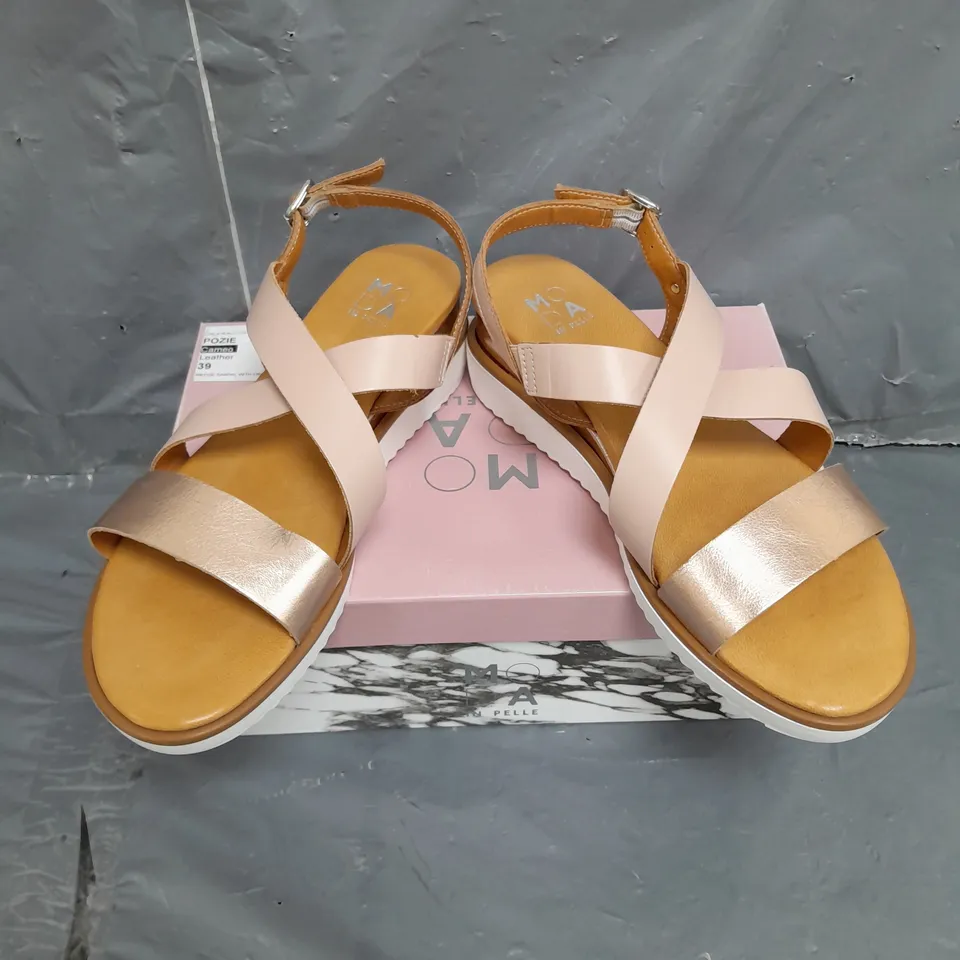BOXED PAIR OF MODA IN PELLE WEDGE SANDAL WITH CROSS OVER IN CAMEO LEATHER SIZE 6