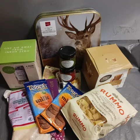 APPROXIMATELY 10 ASSORTED FOOD AND DRINK ITEMS TO INCLUDE RUMMO RIGATONI, FAVORINA ALL BUTTER SCOTTISH SHORTBREAD, GRASS & CO LIQUID FOCUS ELDERFLOWER & SICILIAN LEMON - COLLECTION ONLY