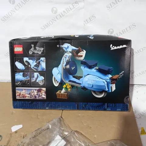 LEGO VESPA 125 SCOOTER MODEL (SET 10298)