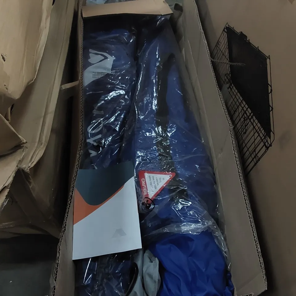 BOX CONTAINING 2x VOYAGER PADDED CAMPING CHAIRS