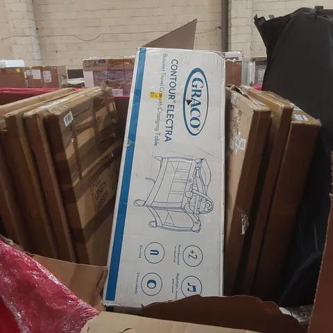 PALLET OF ASSORTED ITEMS INCLUDING: FULL LENGTH MIRRORS, BABY CHANGING TABLE ECT