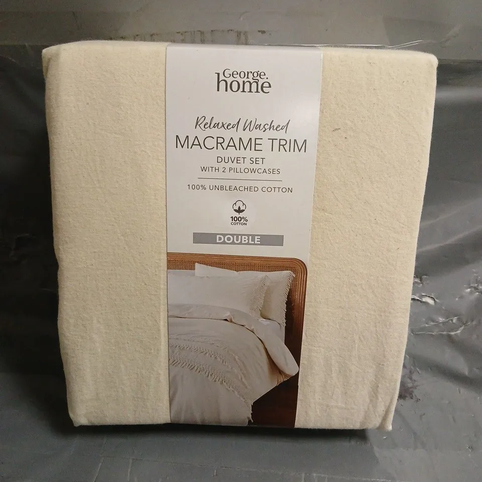 RELAXED WASHED MACRAMÉ TRIM DUVET SET IN BEIGE SIZE DOUBLE