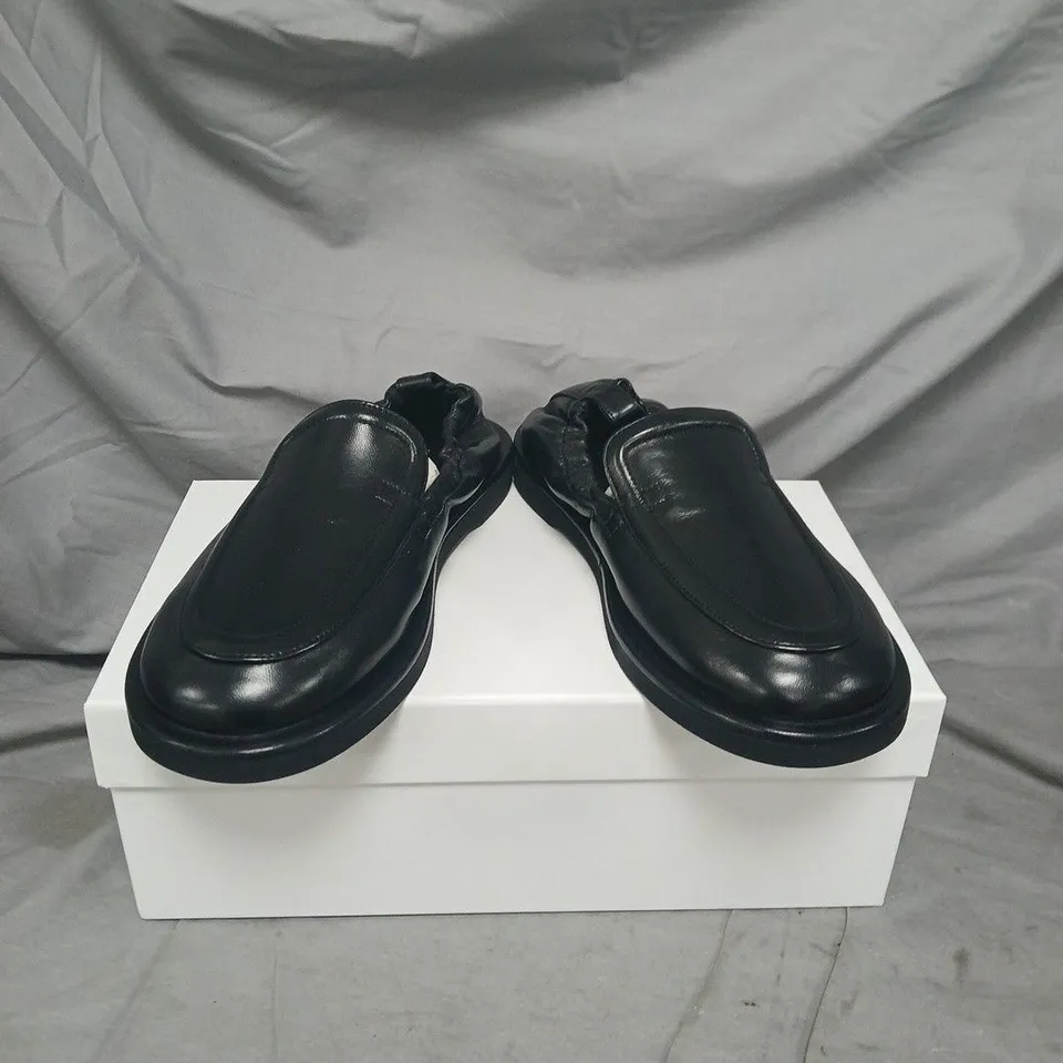 BOXED STUDIO NICHOLSON BLACK LEATHER SLIP-ON LOAFERS – SIZE  EU 38