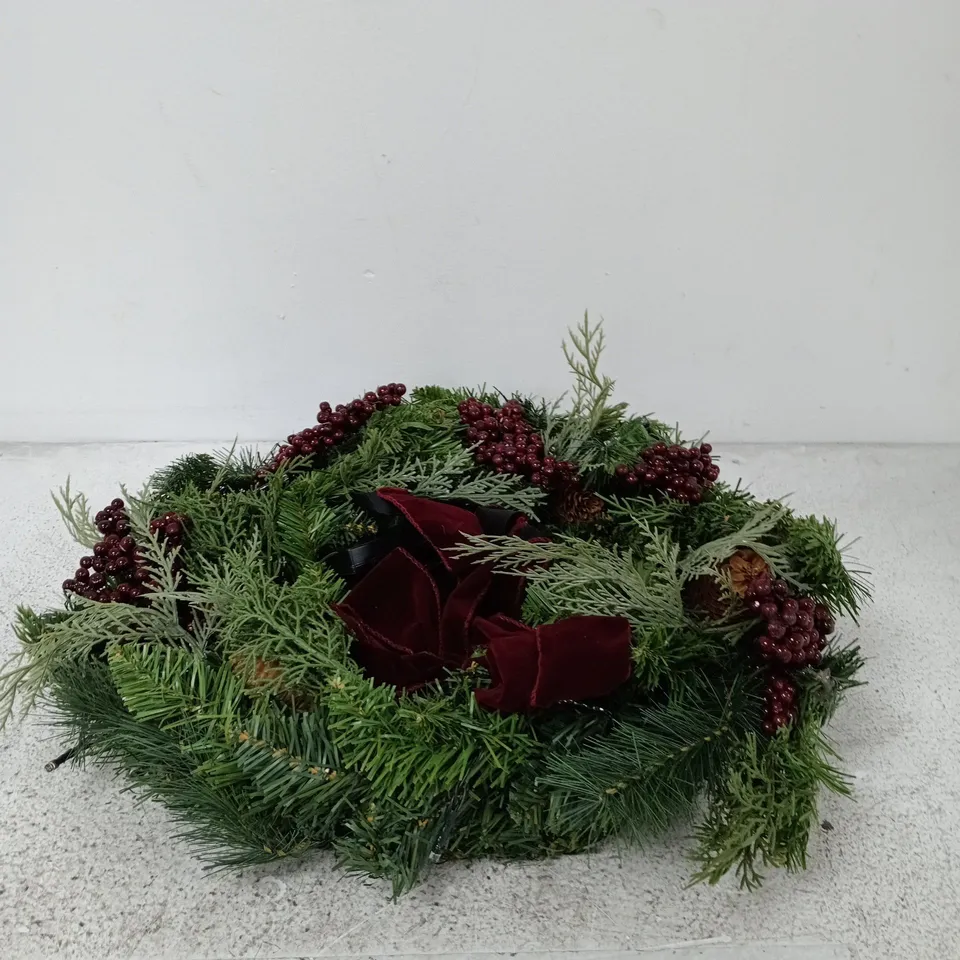 THE VERY COLLECTION 60CM PRELIT PINECONES AND RED BERRIES WREATH
