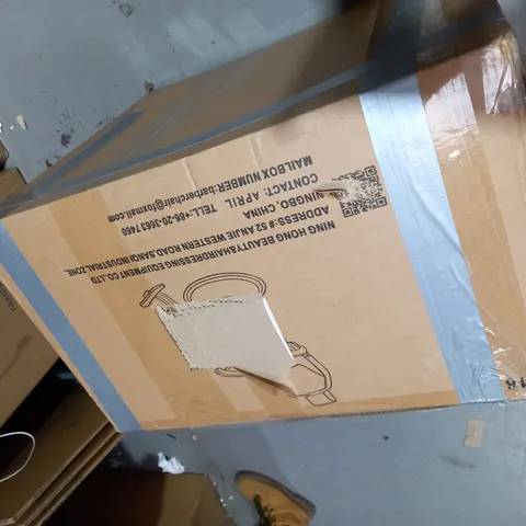 BOXED BARBERS CHAIR