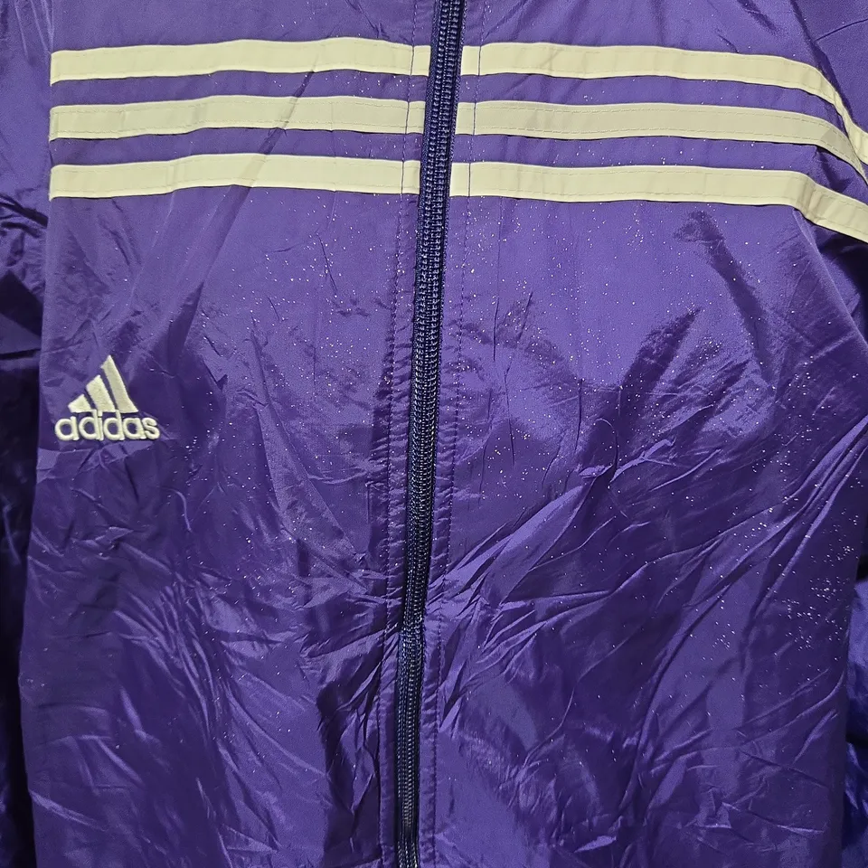 ADIDAS WINDBREAKER JACKET IN PURPLE 3 STRIPE SIZE XL