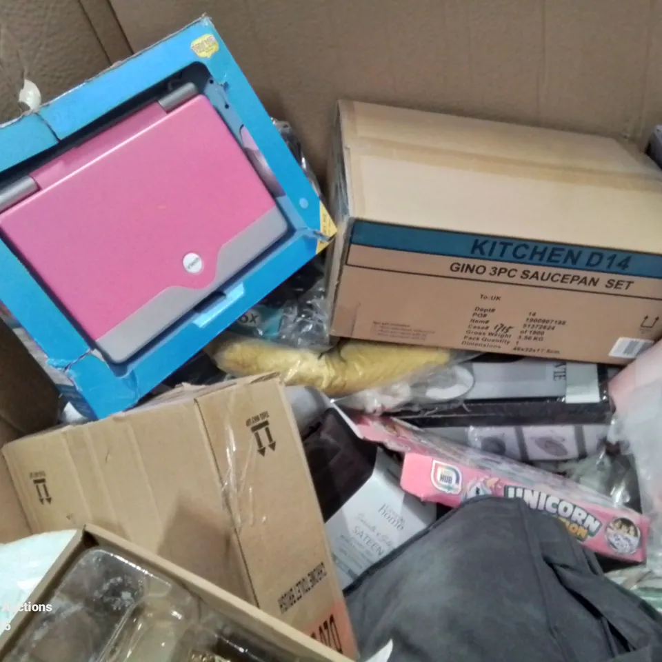 MIXED PALLET OF ASSORTED ITEMS TO INCLUDE: DUVET SETS, KIDS LAPTOP, SAUCEPAN SET, CHROME TOILET BRUSH, COTBED DUVET ETC.