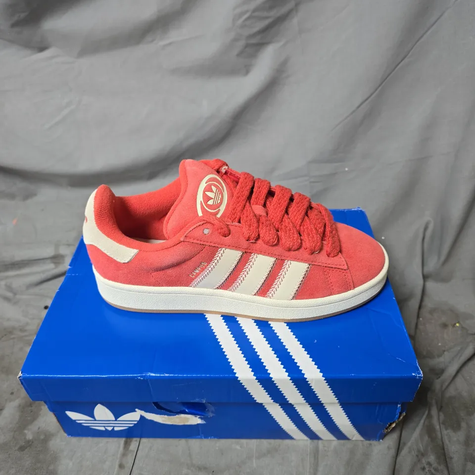 ADIDAS WOMENS CAMPUS TRAINERS – RED SIZE 6