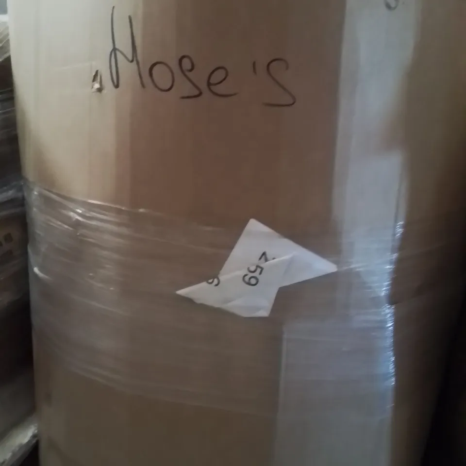 PALLET CONTAINING A LARGE QUANTITY OF HOSES