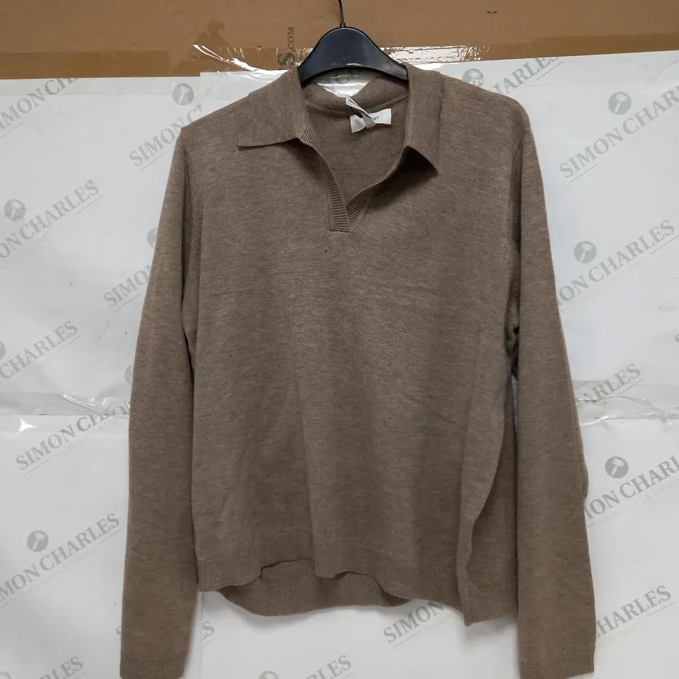 OBJECT V-NECK KNIT POLO IN SANDY BROWN - MEDIUM