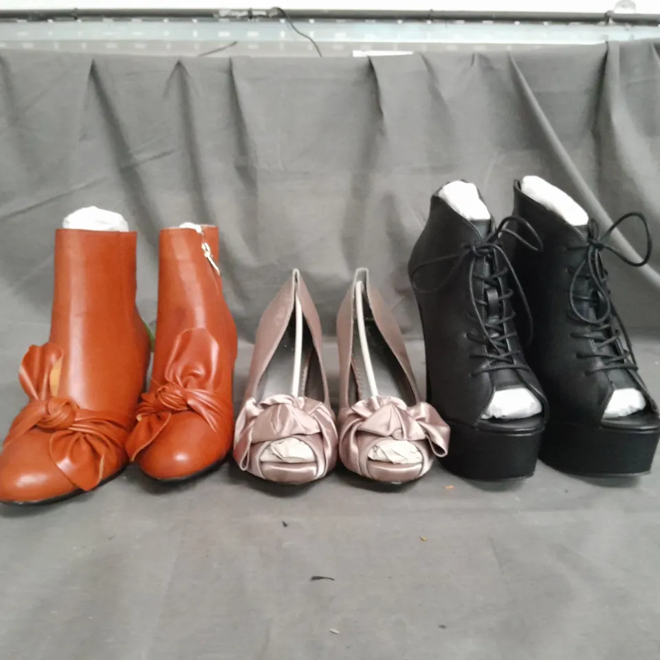 APPROXIMATELY 10 PAIRS OF ASSORTED WOMEN SHOES IN VARIOUS STYLES AND SIZES