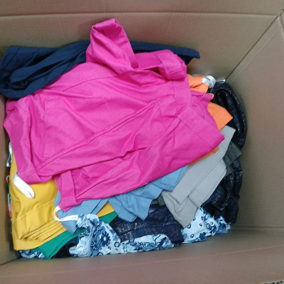 BOX OF APPROXIMATELY 15 ASSORTED CLOTHING ITEMS IN VARIOUS STYLES, COLOURS AND SIZES 