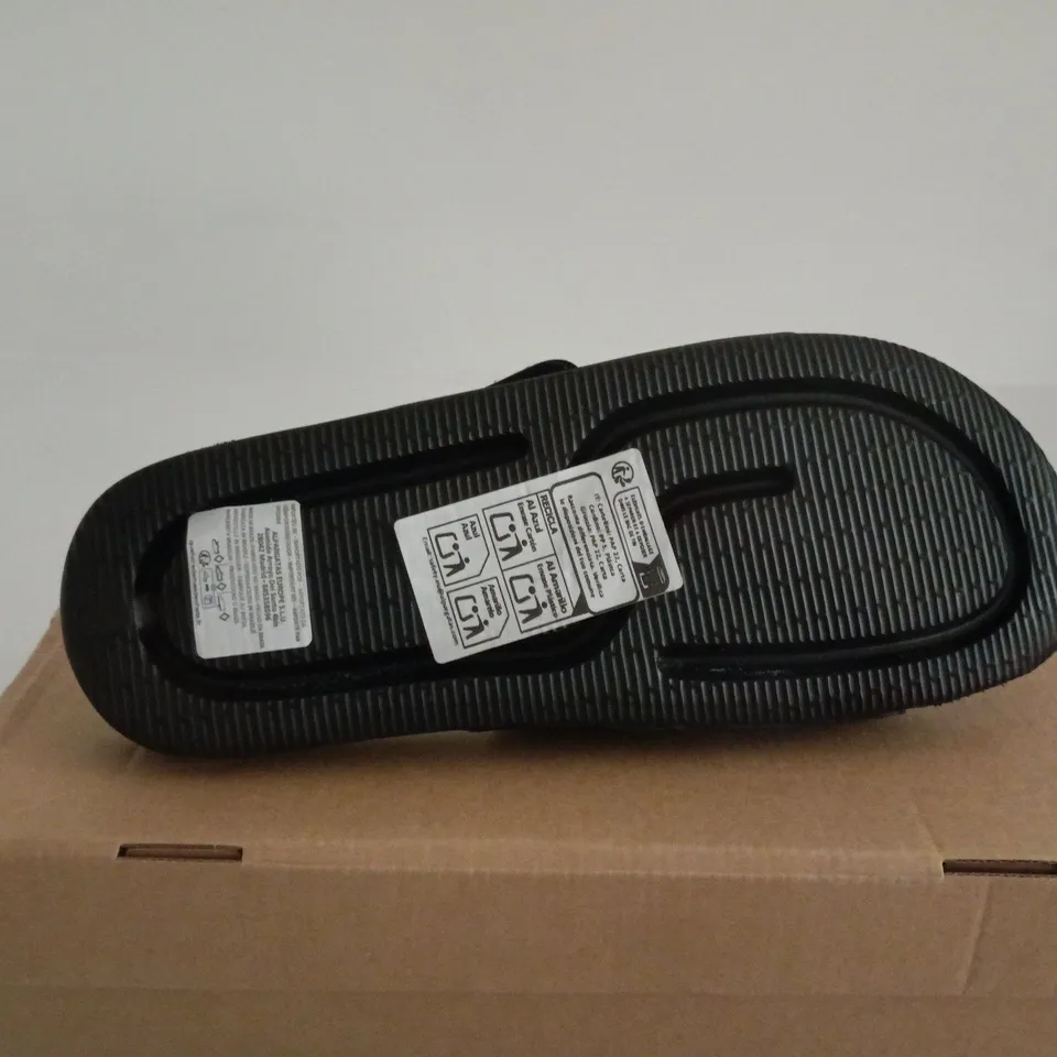 HAVAIANAS BLACK STRAP SANDALS SIZE 8 BOXED