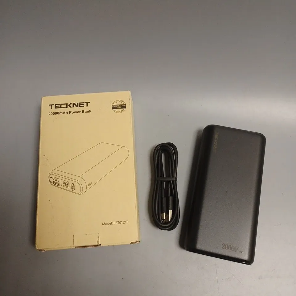 BOXED TECKNET 20000MAH POWER BANK 