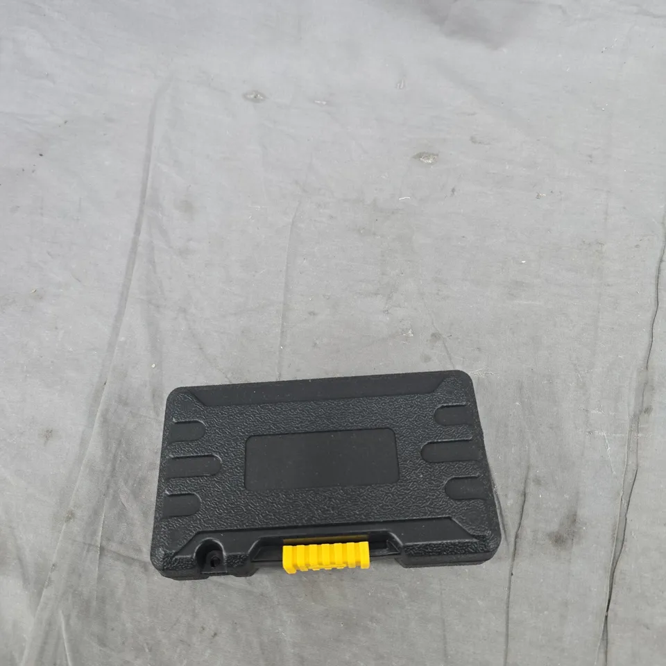 14-PIECE NUT AND BOLT EXTRACTOR SOCKET SET IN CASE (1/4IN–3/8IN DRIVE ADAPTOR)