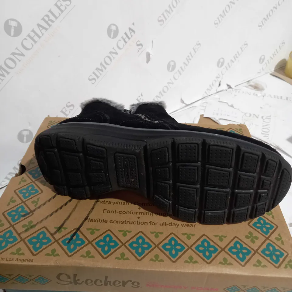 BOXED SKECHERS HIGH ZIP BOOTS, BLACK - SIZE 8