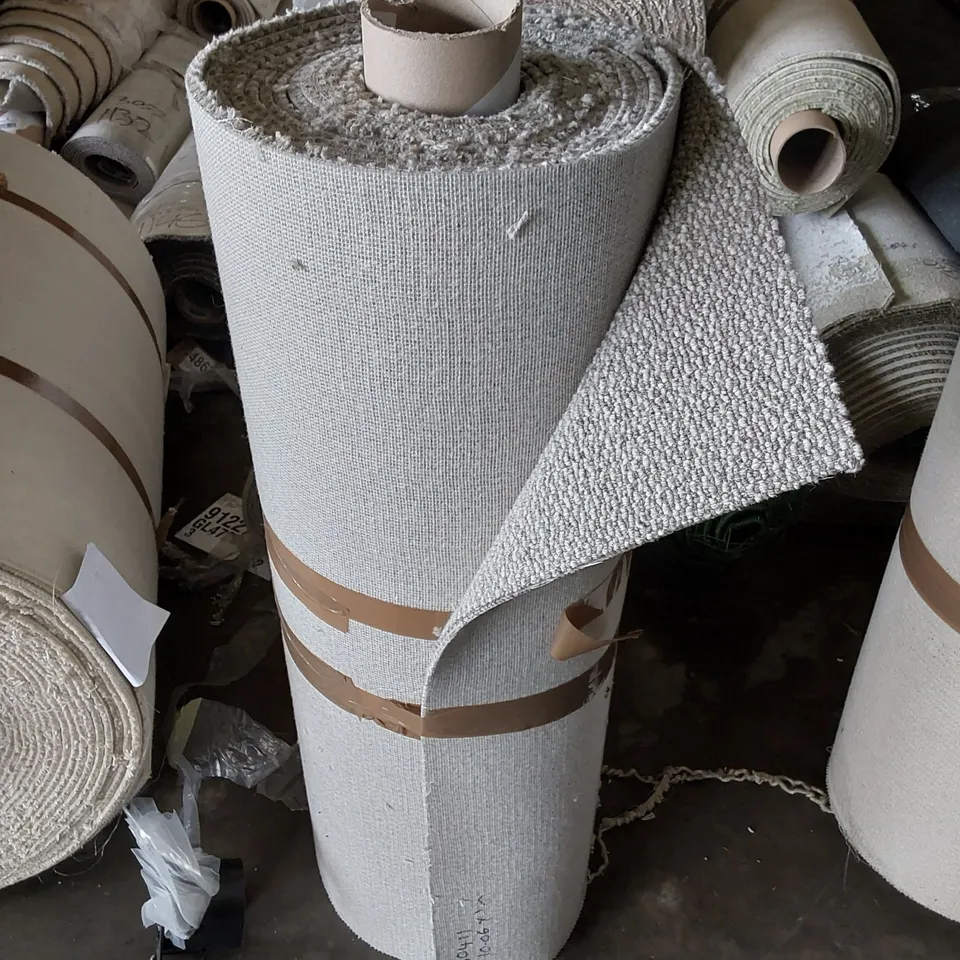ROLL OF QUALITY LAKELAND AMBLE SIDE CARPET // SIZE: APPROX 1 X 10.06M