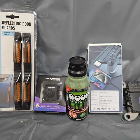 TOTE OF APPROXIMATELY 8 ASSORTED VEHICLE ITEMS TO INCLUDE - REFLECTING DOOR GAURDS , CABIN VIEW CAMERA , CAR FAST CHARGER ETC