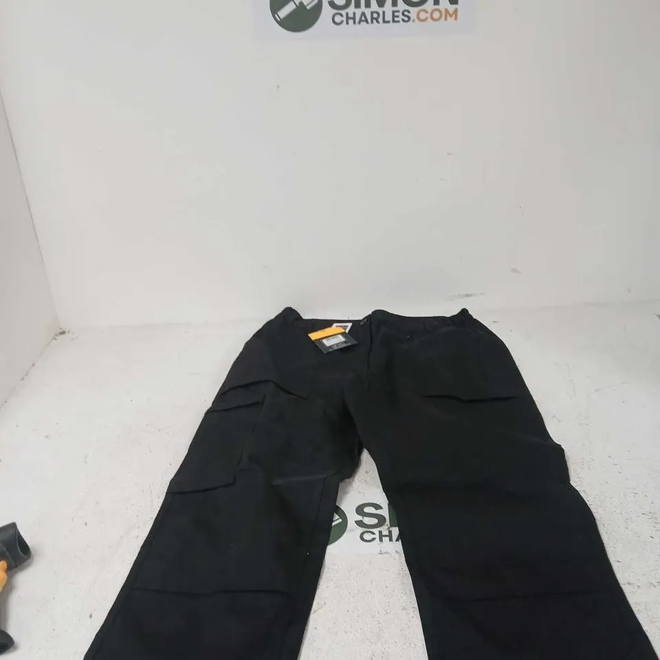REGATTA PROFESSIONAL WOMEN’S WATER-RESISTANT CARGO TROUSERS, BLACK – UK 16 (EU 42, FR 44), INSIDE LEG 31 IN