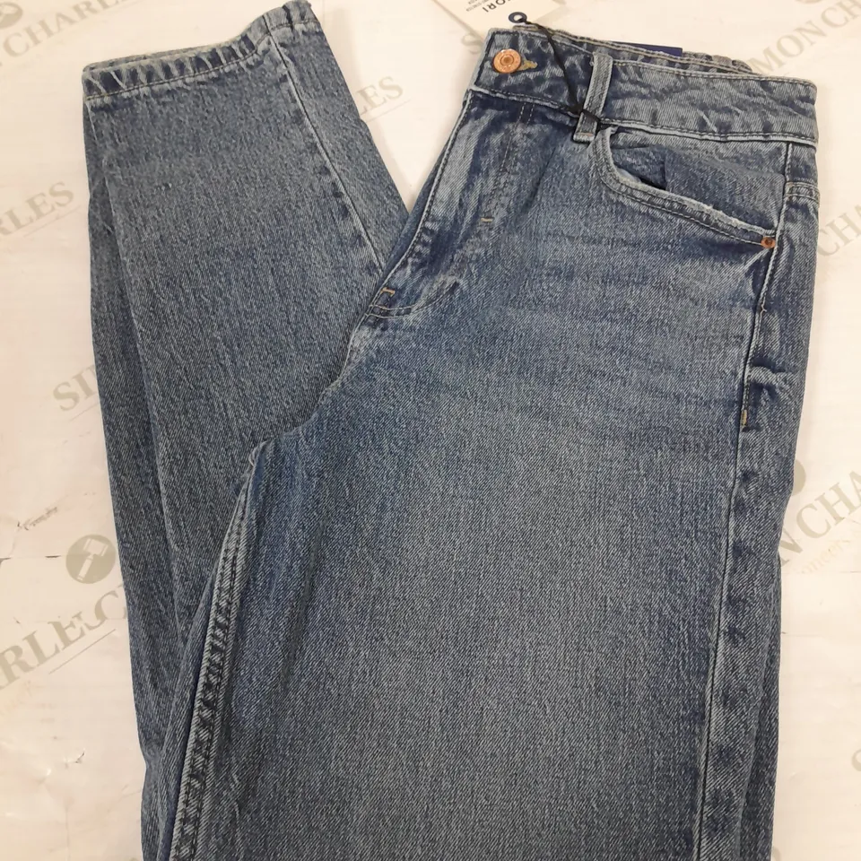 TORI SLIM-FIT COMFORT STRETCH MOM REGULAR JEANS IN LIGHT BLUE - SIZE 10