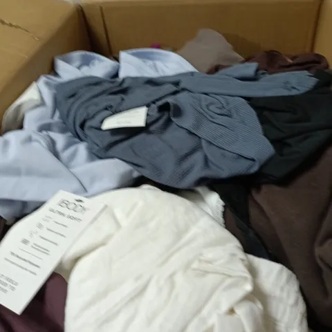 BOX OF APPROXIMATELY 20 ASSORTED CLOTHING ITEMS IN VARIOUS STYLES , COLOURS AND SIZES