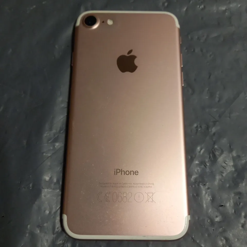 APPLE IPHONE 7 A1778 SMARTPHONE IN ROSE GOLD