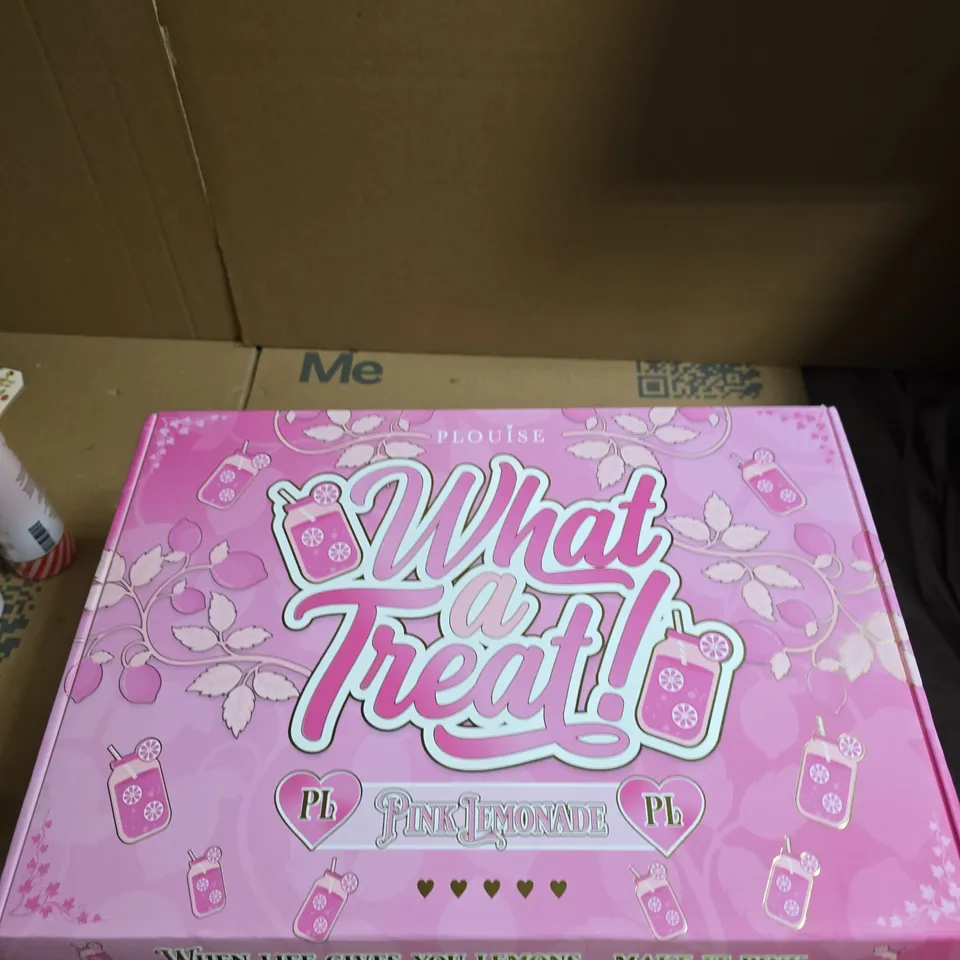 PLOUISE WHAT A TREAT PINK LEMONADE BEAUTY BOX