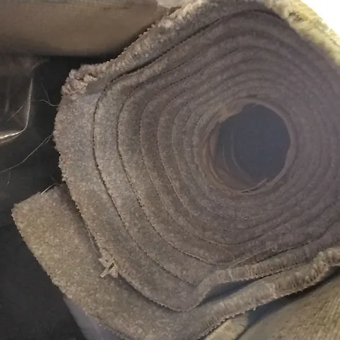 ROLL OF QUALITY GREY CARPET APPROXIMATELY 5 X 5M