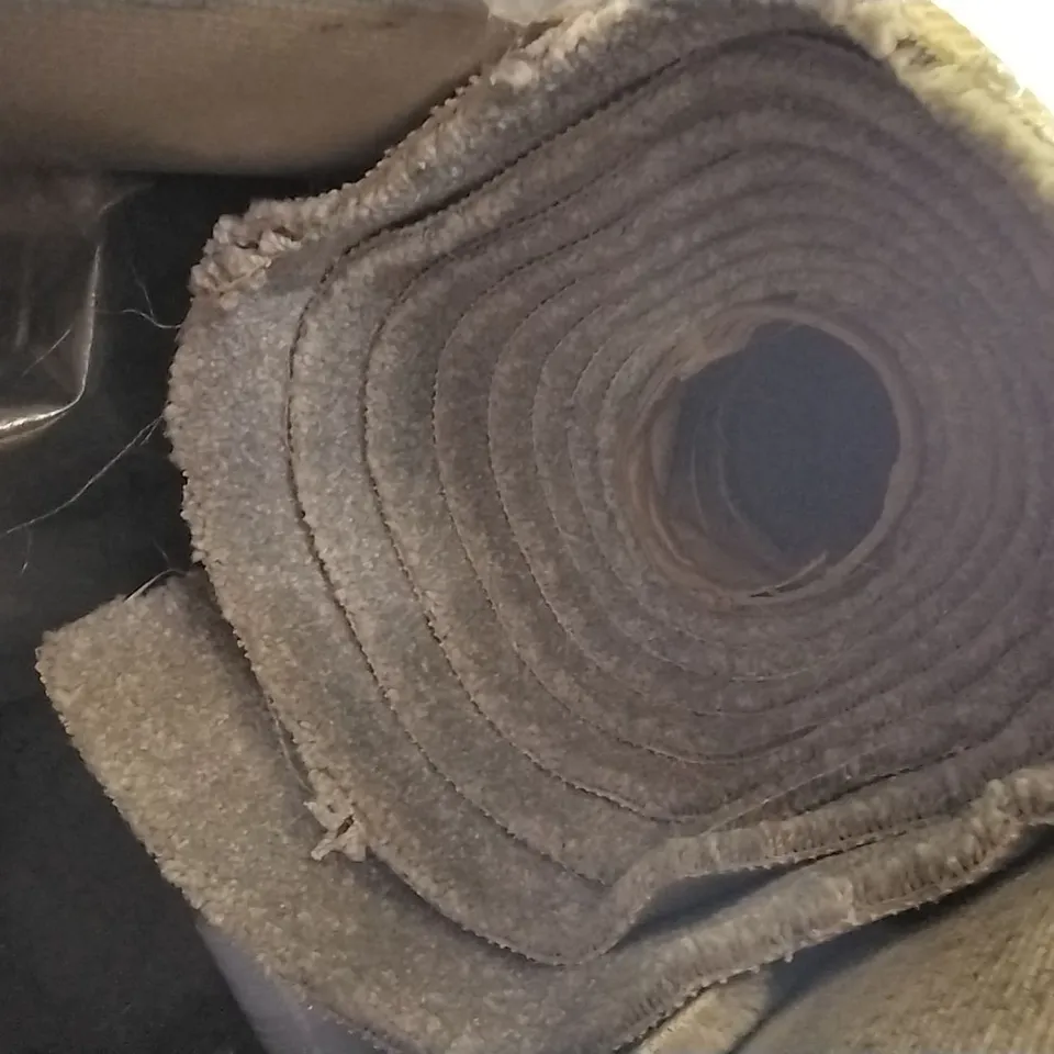 ROLL OF QUALITY GREY CARPET APPROXIMATELY 5 X 5M