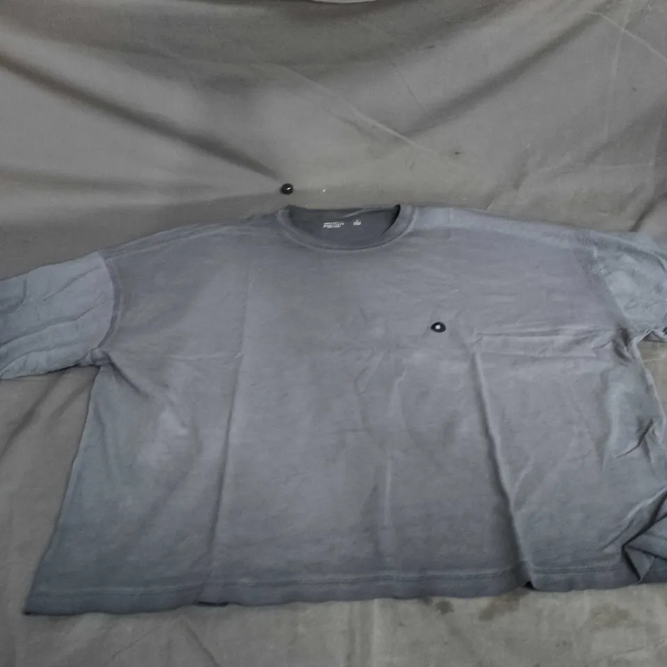 HOLLISTER BAGGY CROP FIT T-SHIRT – WASHED GREY, SIZE M