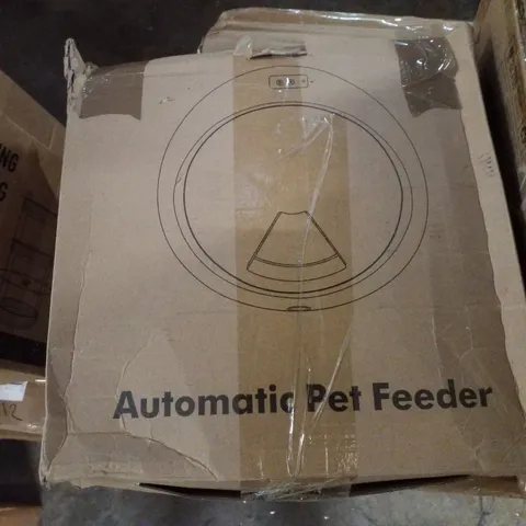 BOXED AUTOMATIC PET FEEDER 