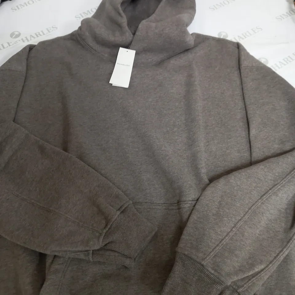 ABERCROMBIE & FITCH WASHED BROWN - MEDIUM