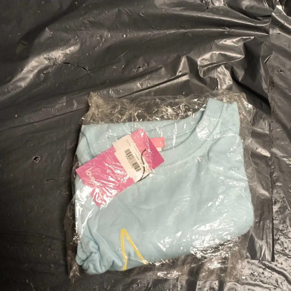 BOX OF APPROXIMATELY 30 ASSORTED ITEMS TO INCLUDE IPHONE 12 MINI CASE, LOVE ISLAND PYJAMAS AND SAMSUNG FAST WIRELESS CHARGER