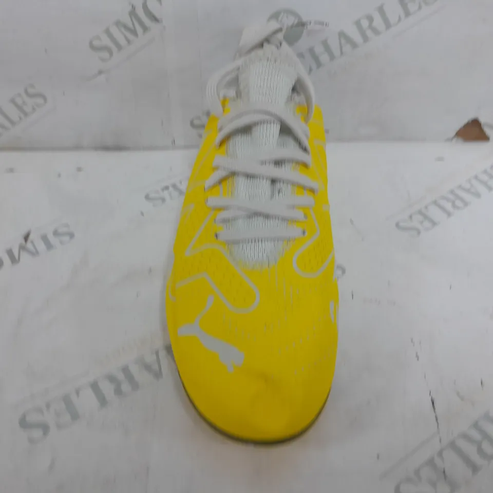 PAIR OF PUMA LACE UP FOOTBALL BOOTS IN YELLOW/GREY - UK 3.5