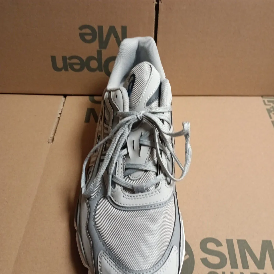 PAIR OF ASICS GREY RUNNING TRAINERS – UK SIZE 11