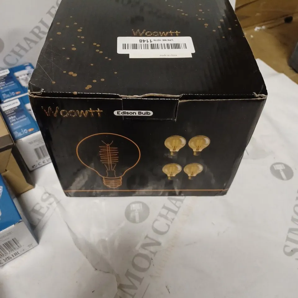 LOT OF 13 TO INCLUDE LED FILAMENT BULBS , ETC