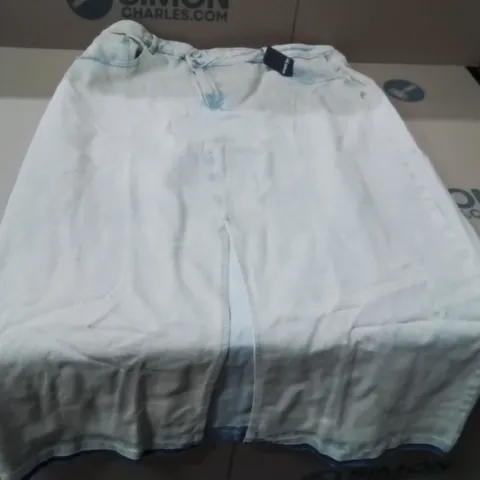 BOXED BRAND NEW APPROXIMATELY 6 SIMPLY BE VINTAGE BLUE MAXI SKIRT SIZE 22