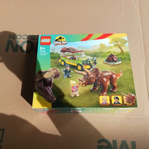 BOXED LEGO JURASSIC PARK TRICERATOPS RESEARCH