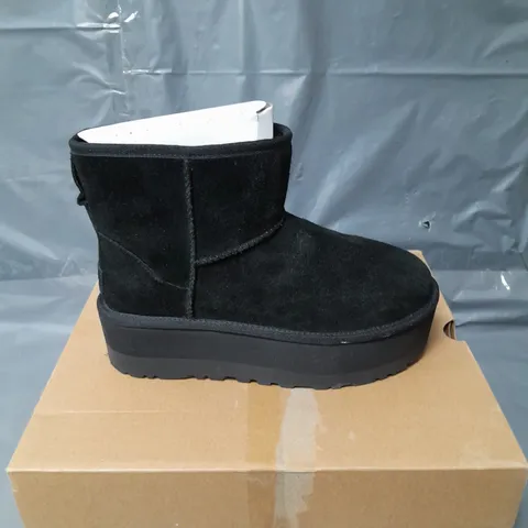 PAIR OF UGG CLASSIC MINI PLATFORM ANKLE BOOTS - BLACK - 6