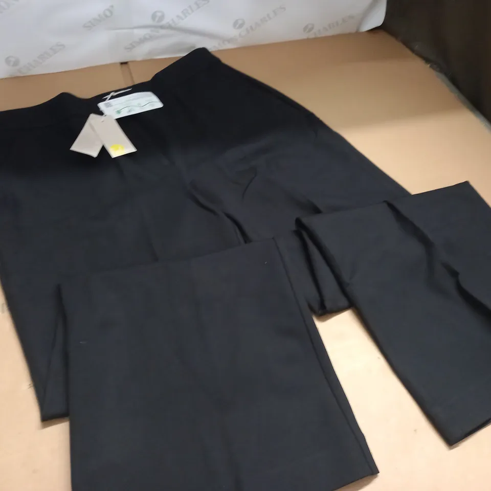 BODEN BLACK TROUSERS - UK 18 R