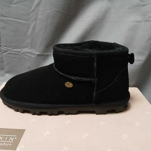 JUST SHEEPSKIN LADIES GRACE SLIPPER – BLACK, UK SIZE 7 (JL074)