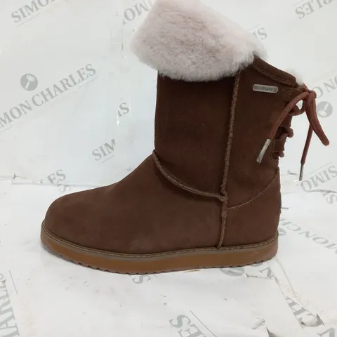 BOXED EMU AUSTRALIA BIRDWOOD BOOTS, OAK - SIZE 4