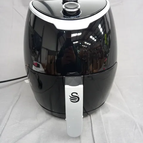 SWAN 4 LITRE FAMILY SIZE AIR FRYER