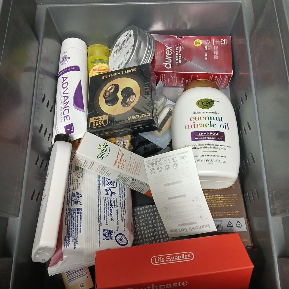 APPROXIMATEY 15 ASSORTED HEALTH AND BEAUTY PRODUCTS TO INCLUDE JOHNSON'S COTTON PADS, ALPECIN CAFFEINE SHAMPOO AND BABY SOAP