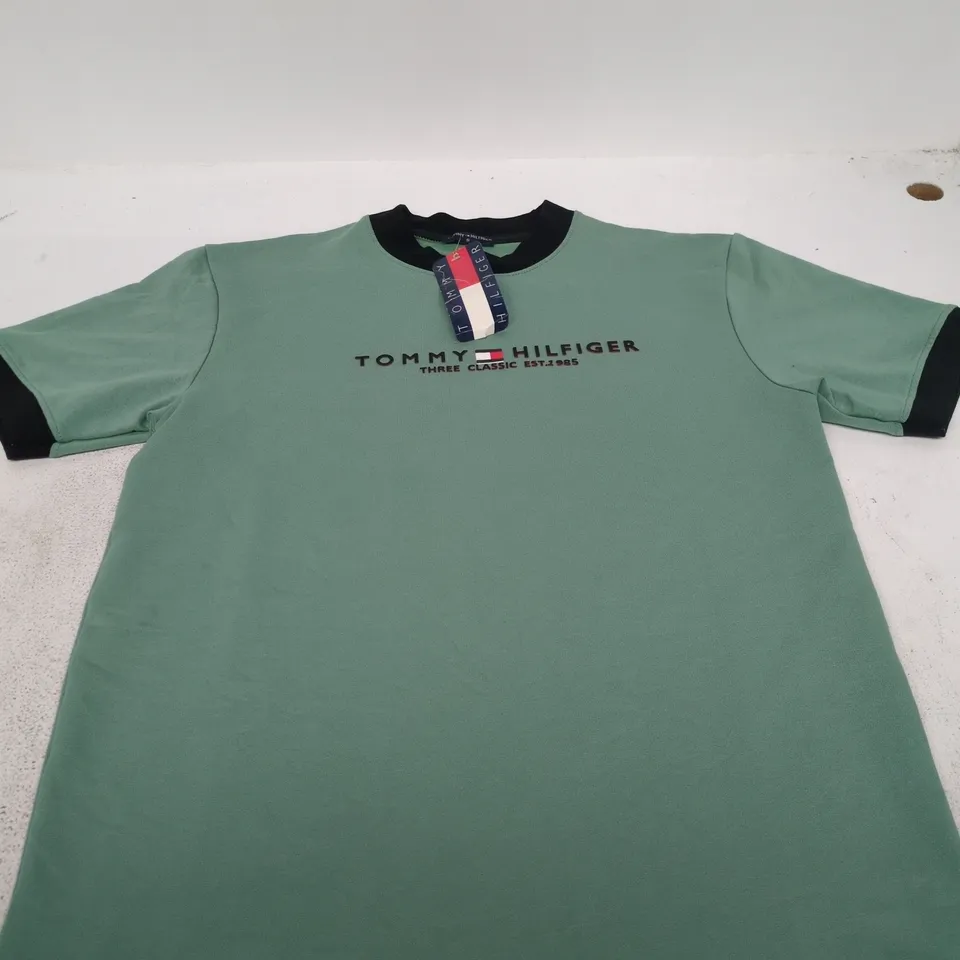 TOMMY HILFIGER LOGO TEE SIZE S
