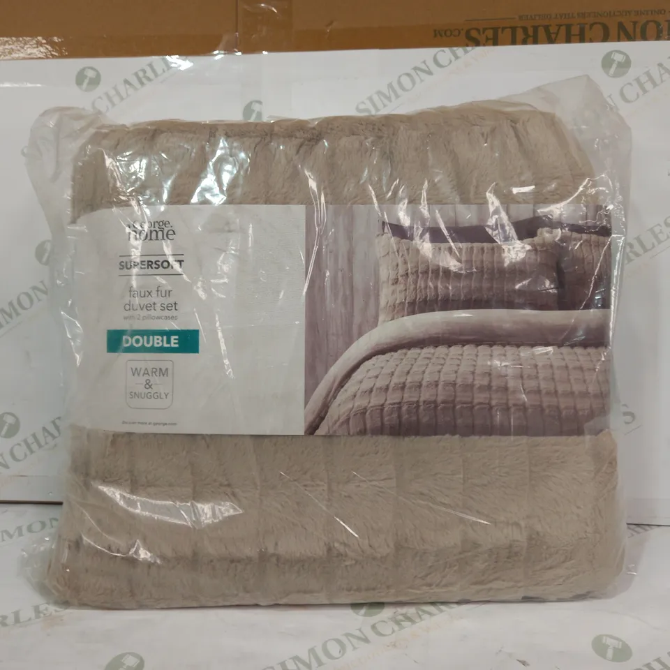 BRAND NEW SUPERSOFT FAUX FUR DUVET SET WITH 2 PILLOWCASES IN GREY - DOUBLE