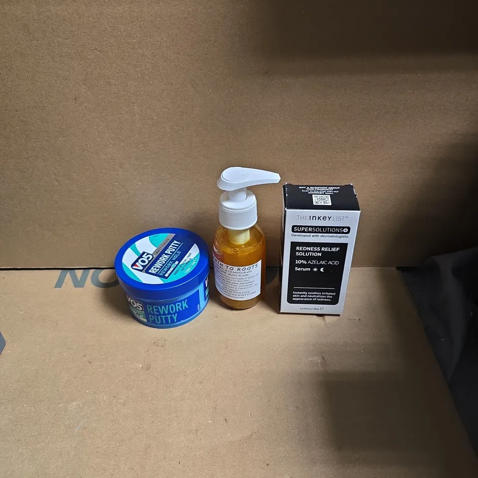 APPROXIMATELY 15 ASSORTED HEALTH & BEAUTY PRODUCTS TO INCLUDE V05 PUTTY, THE INKEY LIST REDNESS RELIEF SOLUTION, EARTH TO ROOTS BODY WASH ETC - COLLECTION ONLY